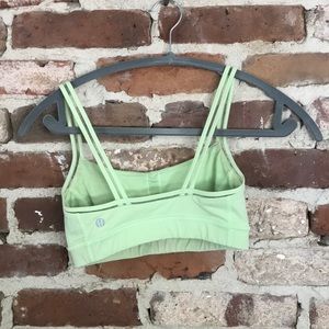 Lululemon sports bra Sz 4